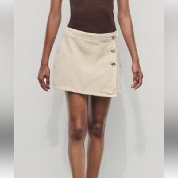 Zara Beige Denim Skort Gold Buttons Medium